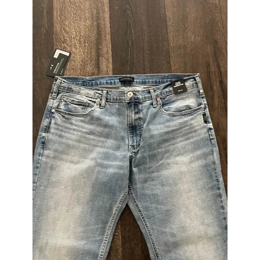 Silver Jeans -  Silver Jeans Men's 38x32 Allan Slim fit straight Leg Light Wash